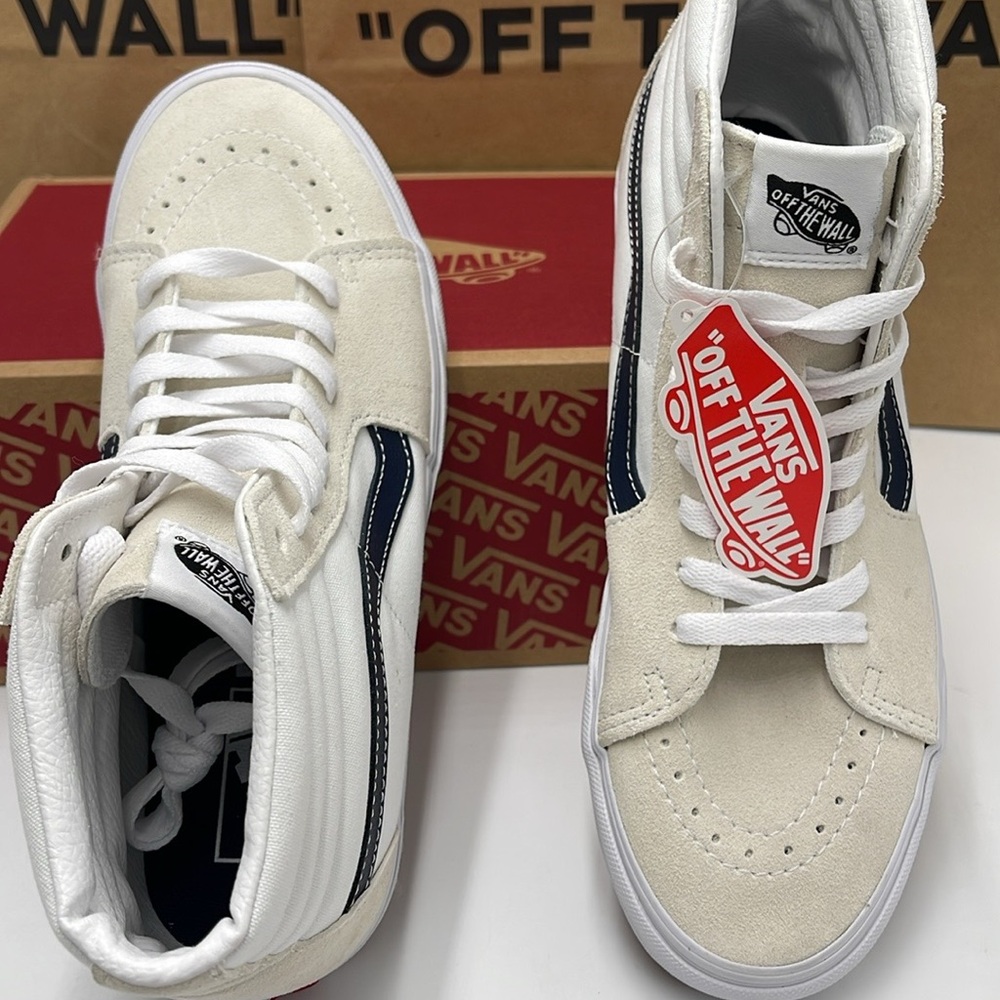 Vans Men’s Sk8-Hi (Classic Sport) Dress Blue
VN0A32QG9YG
White High-Top Sneakers - Picture 13 of 16